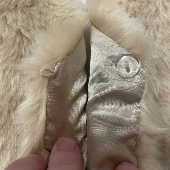 9 Month H&M Faux Fur Vest - Cozy & Soft - Picture 5 of 5